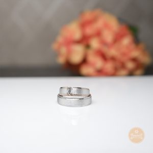 White Gold Simple 14