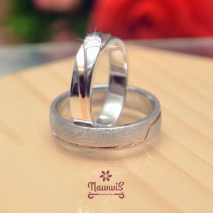 White Gold Simple 24